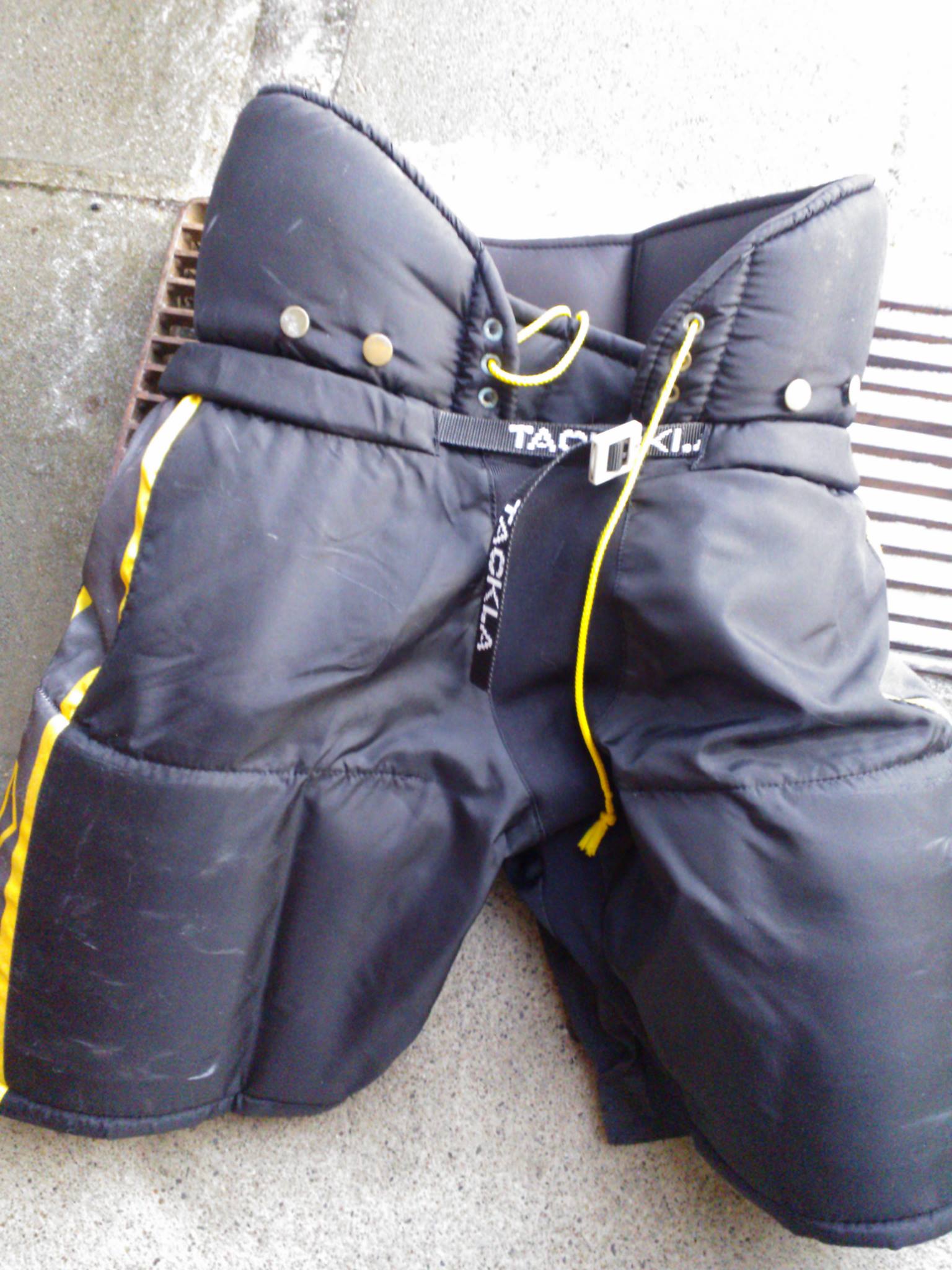 Jääkiekkohousut. Koko M. TARJOA!